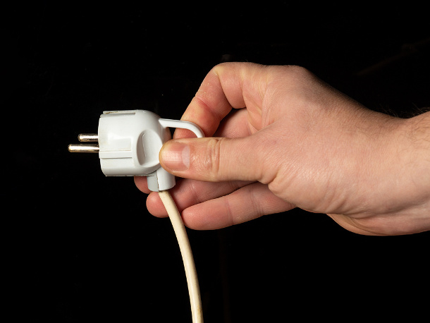 国际采购智能马桶电压与插头版本防混装案例分析